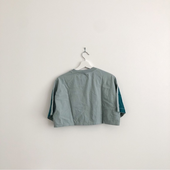 Pantone crop tee - Picture 2 of 3